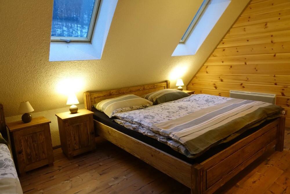 Dvojapartmánová drevenica Mýto Mýto pod Ďumbierom Exterior foto