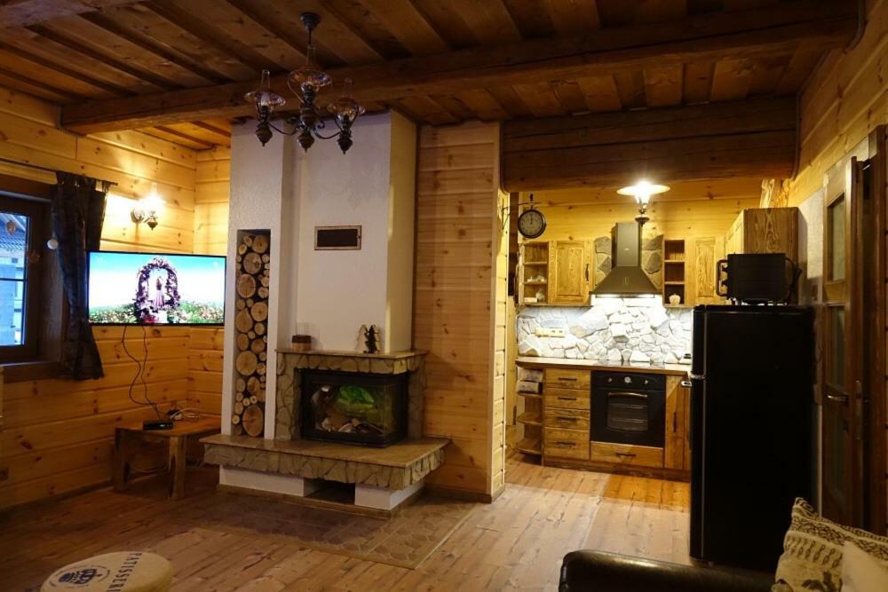 Dvojapartmánová drevenica Mýto Mýto pod Ďumbierom Exterior foto