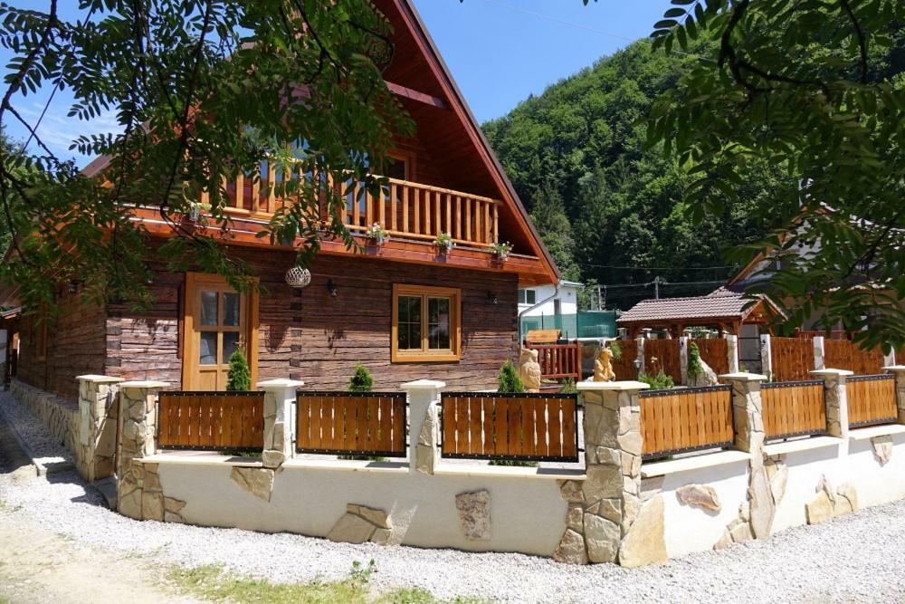 Dvojapartmánová drevenica Mýto Mýto pod Ďumbierom Exterior foto