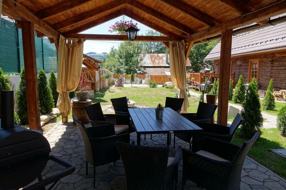 Dvojapartmánová drevenica Mýto Mýto pod Ďumbierom Exterior foto