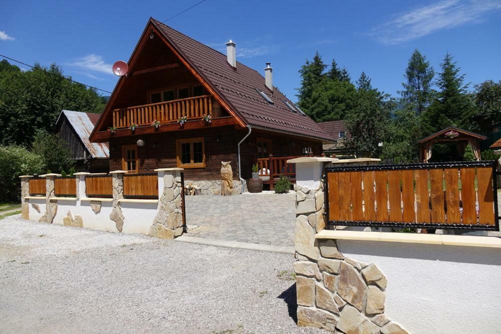 Dvojapartmánová drevenica Mýto Mýto pod Ďumbierom Exterior foto
