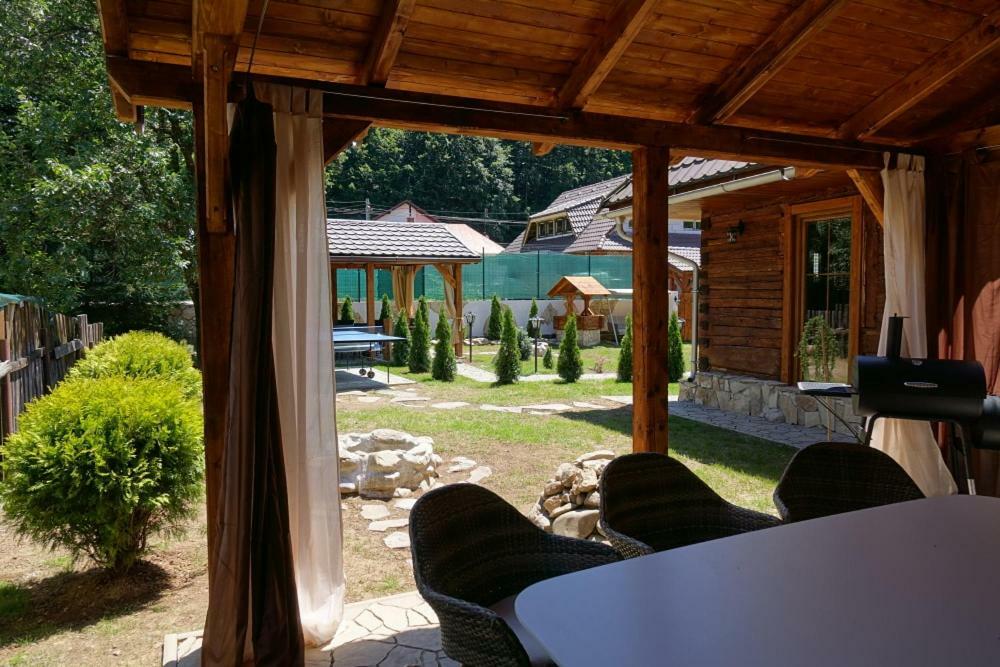 Dvojapartmánová drevenica Mýto Mýto pod Ďumbierom Exterior foto
