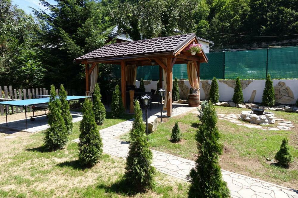 Dvojapartmánová drevenica Mýto Mýto pod Ďumbierom Exterior foto