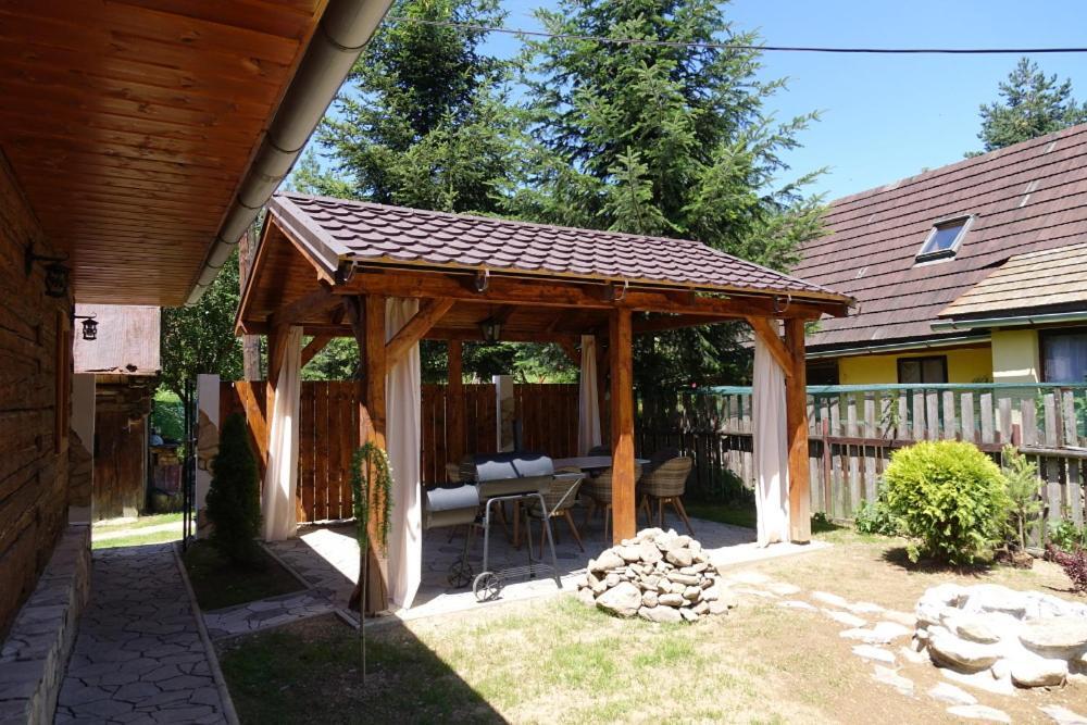 Dvojapartmánová drevenica Mýto Mýto pod Ďumbierom Exterior foto
